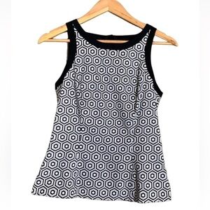 White House Black Market black and white geometric print top Size 0